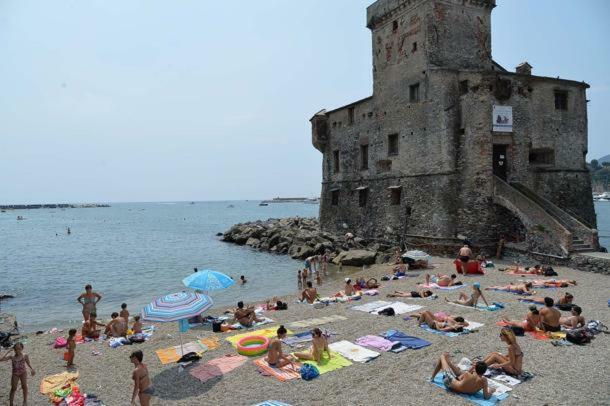 Im International 1 - Galleria Raggio 3/9 Rapallo Exterior photo